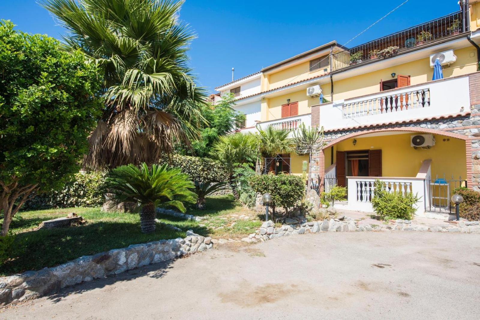 B&B Casa Cosmano Brancaleone Marina Exterior photo
