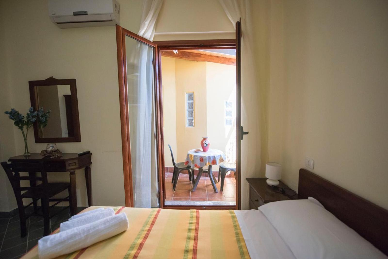 B&B Casa Cosmano Brancaleone Marina Exterior photo