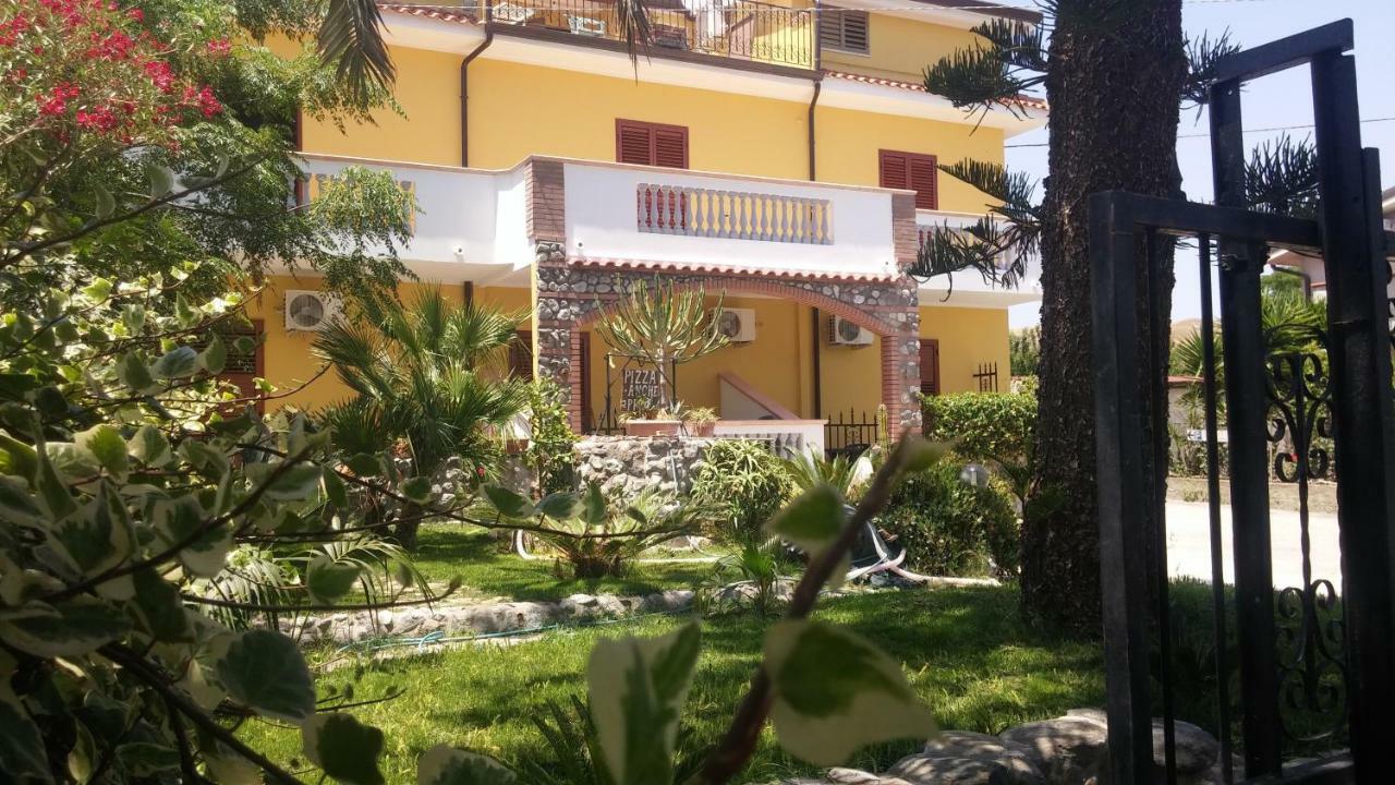 B&B Casa Cosmano Brancaleone Marina Exterior photo